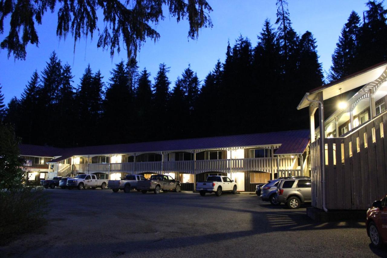 Pioneer Inn By The River Port Hardy Exterior foto